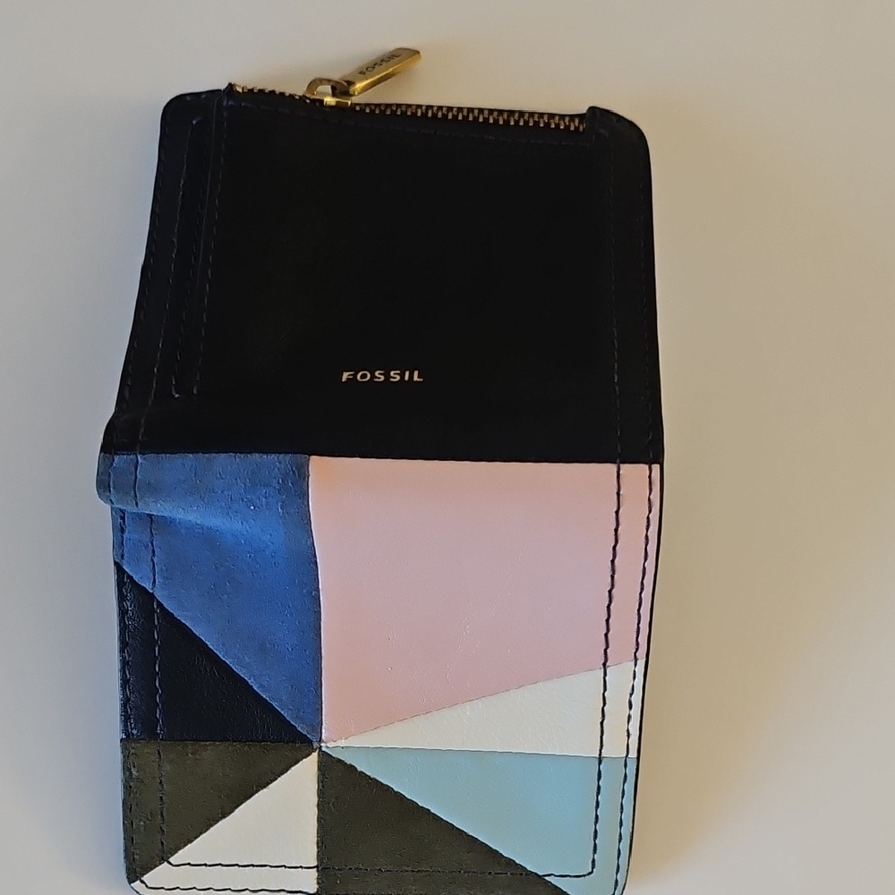 Fossil Multicolor Geometric Wallet - Picture 4 of 15